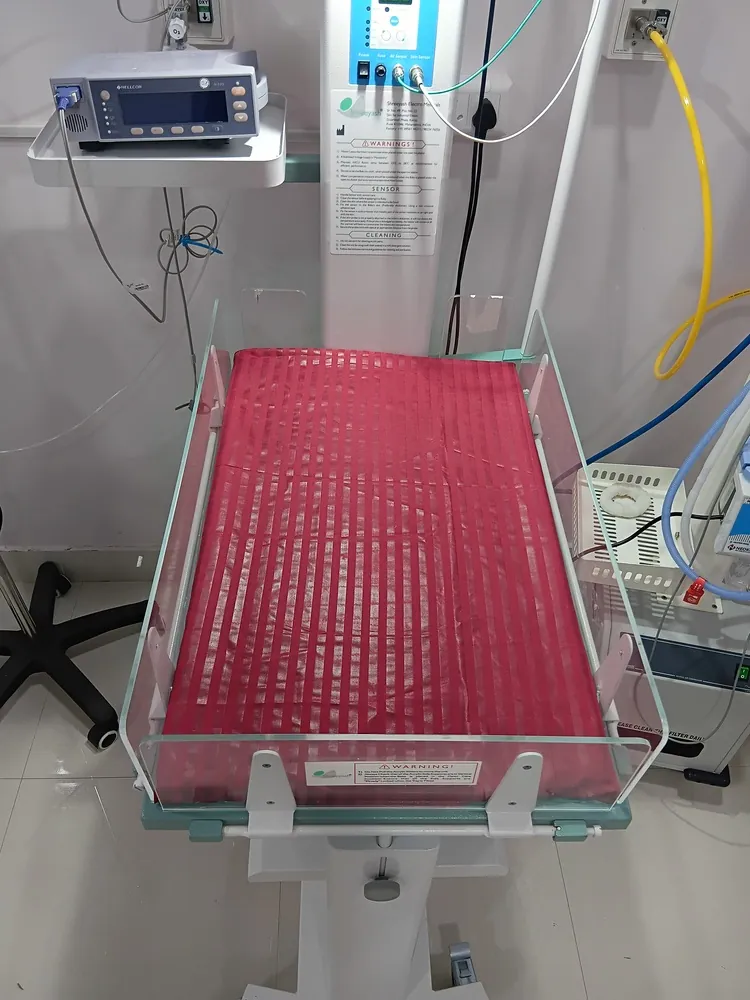 Polyster Cotton NICU Bedsheet